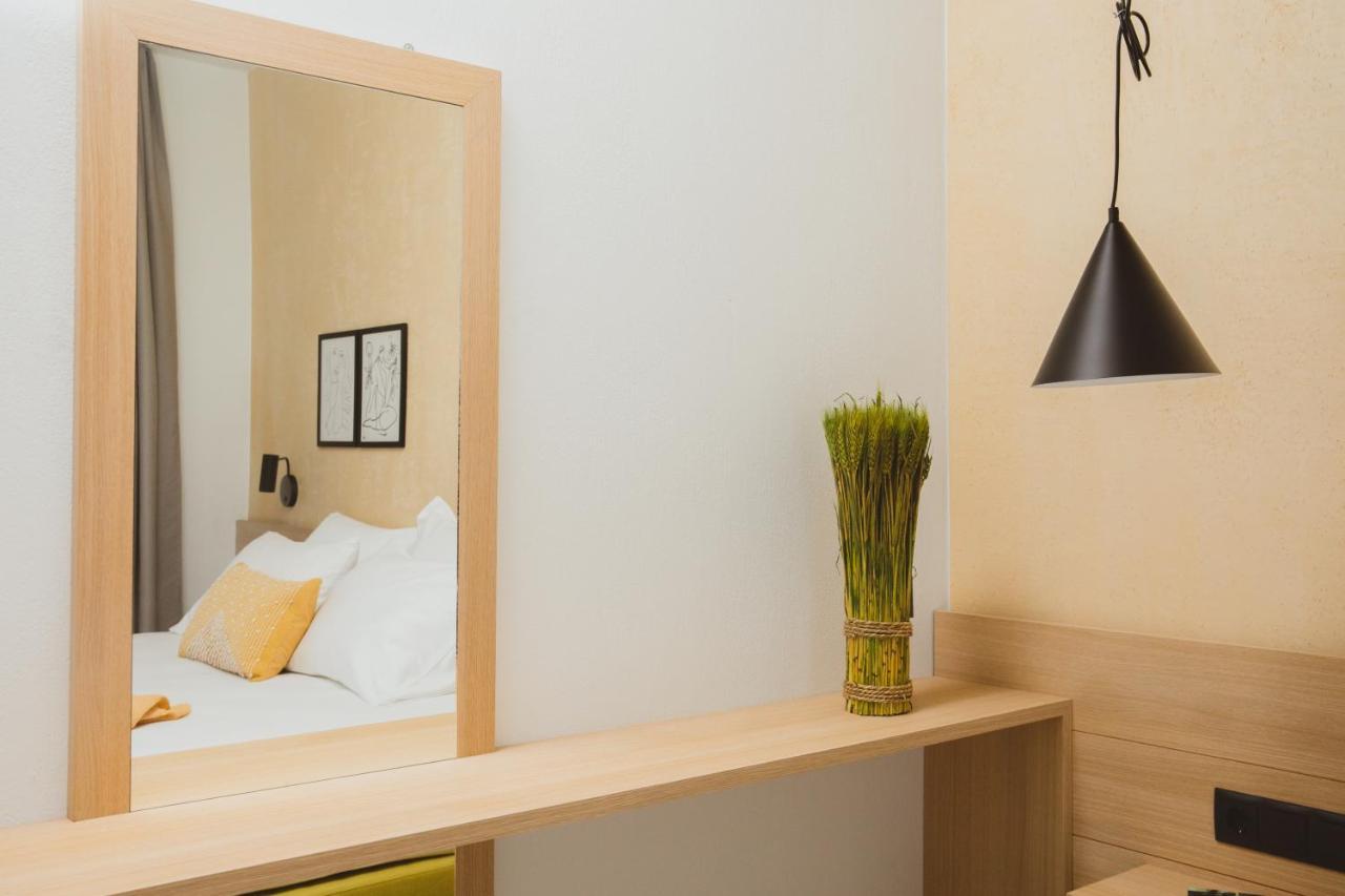 Essentia Vita Comfy Suites ลีเมนาส ภายนอก รูปภาพ