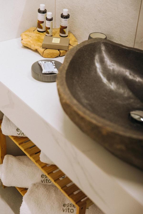 Essentia Vita Comfy Suites ลีเมนาส ภายนอก รูปภาพ